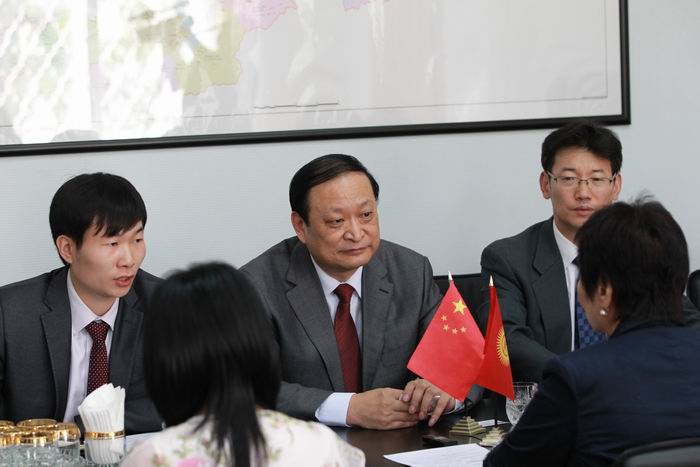 調整大小 與吉衛生部正式會談.JPG