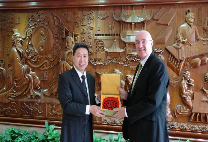 調整大小 王志勇副局長會見來訪的西悉尼大學校長代表團.jpg