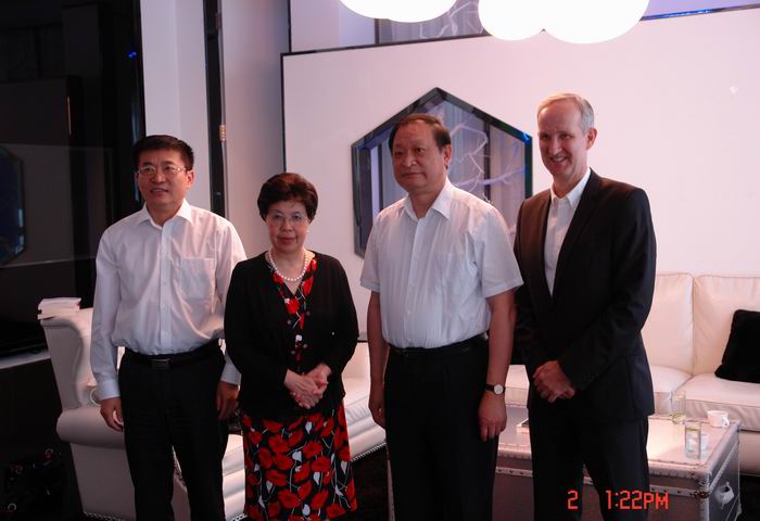 調整大小 王部長，陳馮富珍.JPG